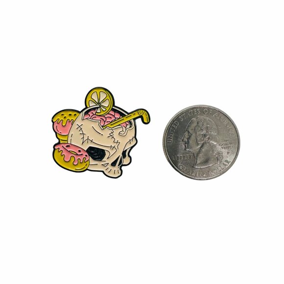 ☀️Oz Enamel Pin Pink Skull Drinking Cocktail Drink Goth Punk Cartoon Brooch New - Picture 5 of 5